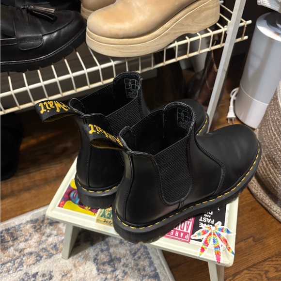 Dr. Martens 2976 Bex Chelsea Boots - Picture 2 of 6